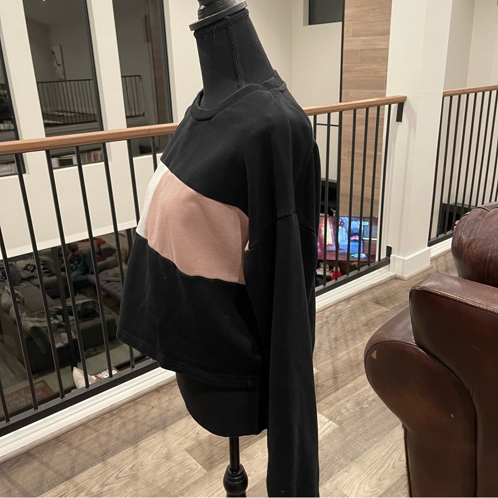 Colorblock Sweater - Picture 5 of 8